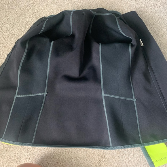Lemorecn 2mm wetsuit jacket - size small, used once! Perfect condition! - Picture 4 of 5